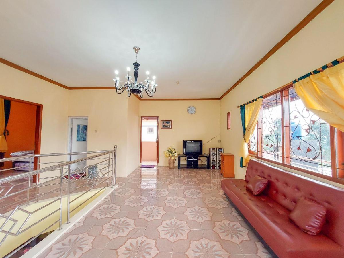 Villa Samsu By Puncak Holiday Cianjur Εξωτερικό φωτογραφία
